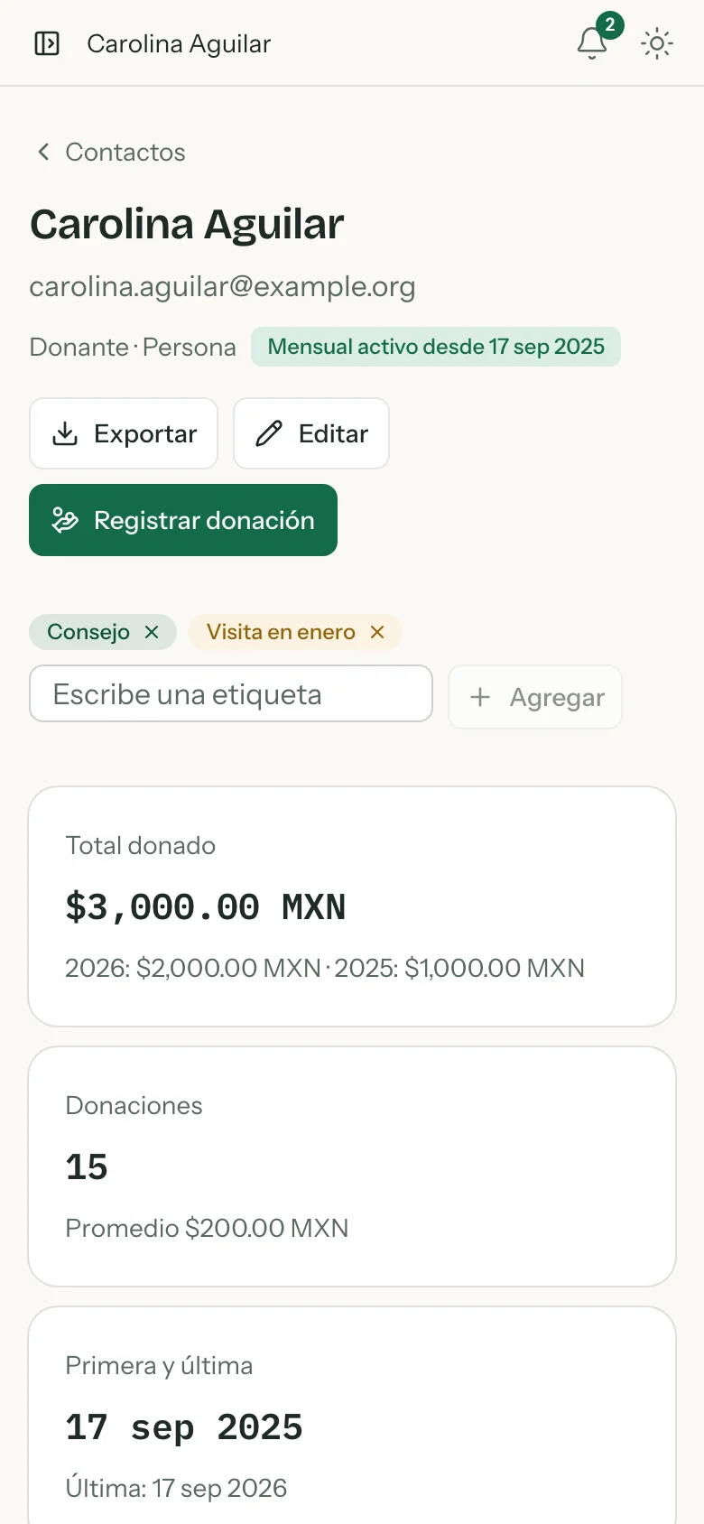 Perfil de una donante en el celular, con su total donado, sus donaciones y sus etiquetas